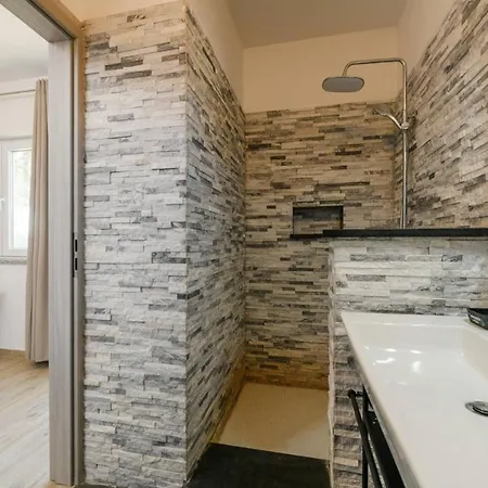 House Tiffany Galižana