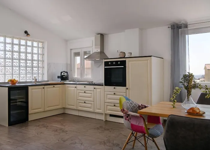 House Tiffany Galižana